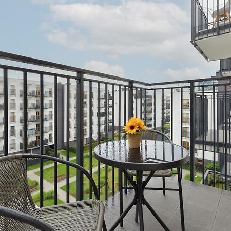 Cozy Apartment With Parking Bakalarska By Noclegi Renters Warschau Exterior foto