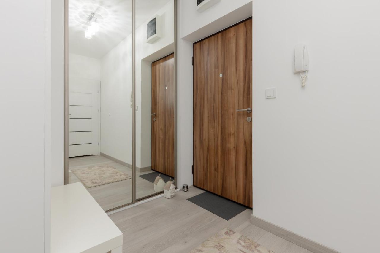 Cozy Apartment With Parking Bakalarska By Noclegi Renters Warschau Exterior foto