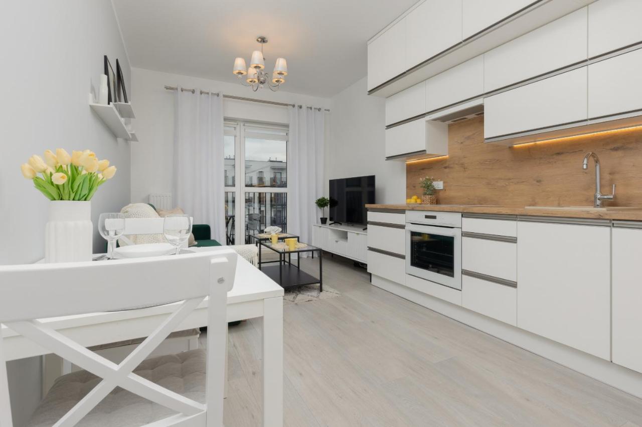Cozy Apartment With Parking Bakalarska By Noclegi Renters Warschau Exterior foto